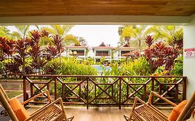 Bungalows Beachfront Hotel